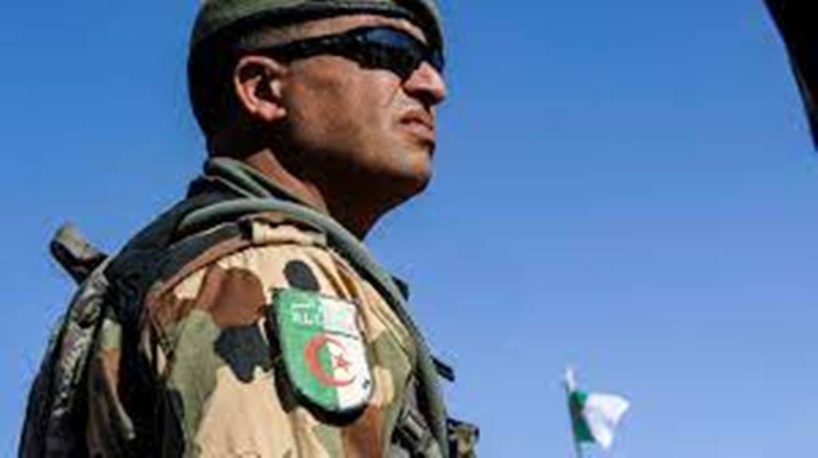 Algérie: l'armée conclut plusieurs jours d'exercices militaires soigneusement mis en scène Algérie: l'armée conclut plusieurs jours d'exercices militaires soigneusement mis en scène