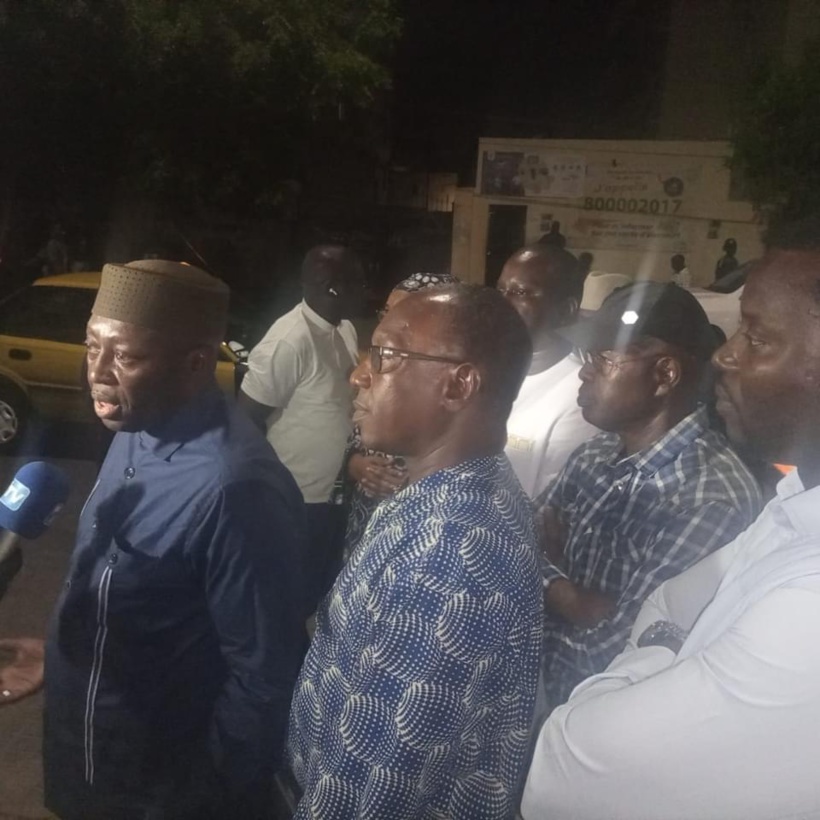 Le délégation YAW et Wallu au chevet du député Bara Doly en audition à la DIC Le délégation YAW et Wallu au chevet du député Bara Doly en audition à la DIC