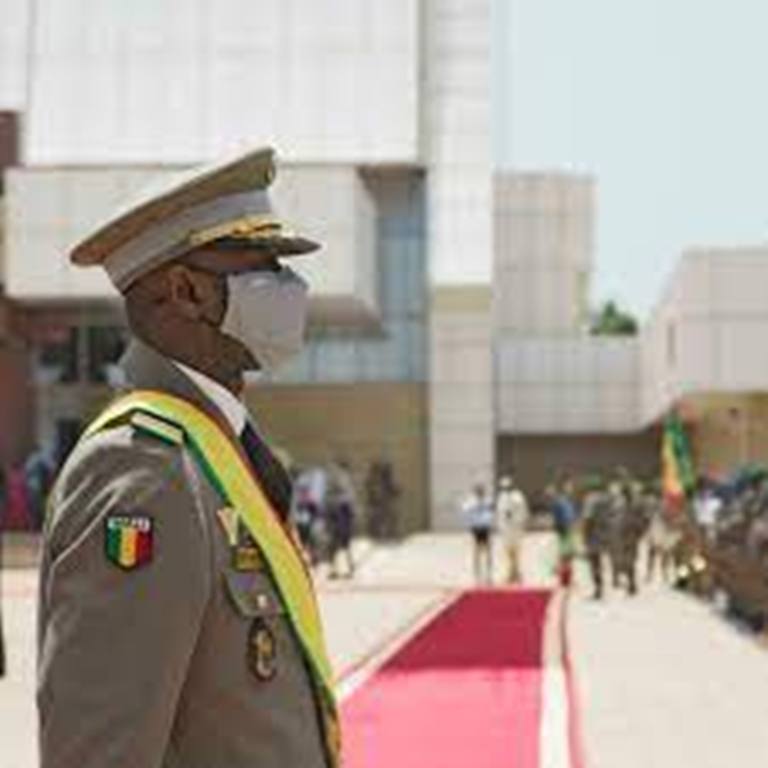 Mali: le colonel Goïta crée une commission chargée de rédiger la nouvelle Constitution