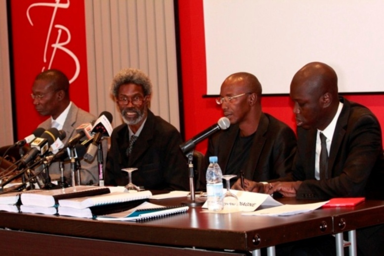 Affaire Karim: les avocats de Wade-fils préviennent la communauté nationale et internationale qu’ils ne croiseront pas les bras Affaire Karim: les avocats de Wade-fils préviennent la communauté nationale et internationale qu’ils ne croiseront pas les bras