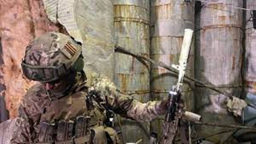 À Marioupol, voyage dans les sous-sols et tunnels du complexe d'Azovstal À Marioupol, voyage dans les sous-sols et tunnels du complexe d'Azovstal