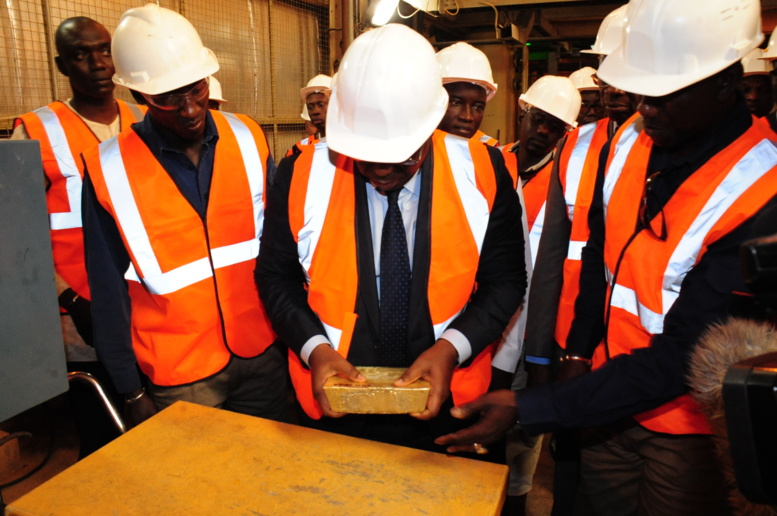 Macky Sall : l'immersion dans les mines d'or de Sabodala Macky Sall : l'immersion dans les mines d'or de Sabodala