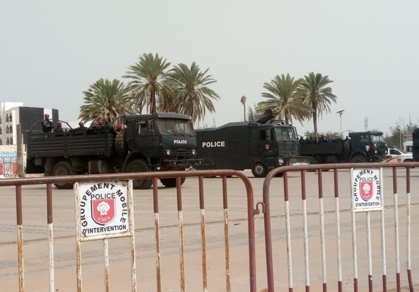 La police "bunkerise" la Place de la Nation pour empêcher le rassemblement de Yewwi-Wallu
