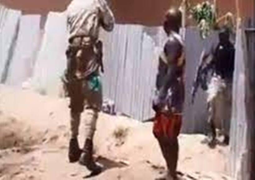 Éthiopie: un homme ligoté abattu par des soldats par des forces de sécurité Éthiopie: un homme ligoté abattu par des soldats par des forces de sécurité