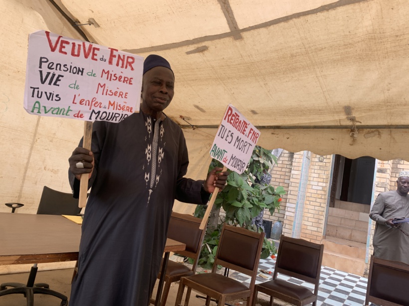 Situation financière difficile, Non-respect de promesses de revalorisation: les retraités civils et militaires crient leurs ras-le-bol à Macky et tirent sur La Poste  Situation financière difficile, Non-respect de promesses de revalorisation: les retraités civils et militaires crient leurs ras-le-bol à Macky et tirent sur La Poste