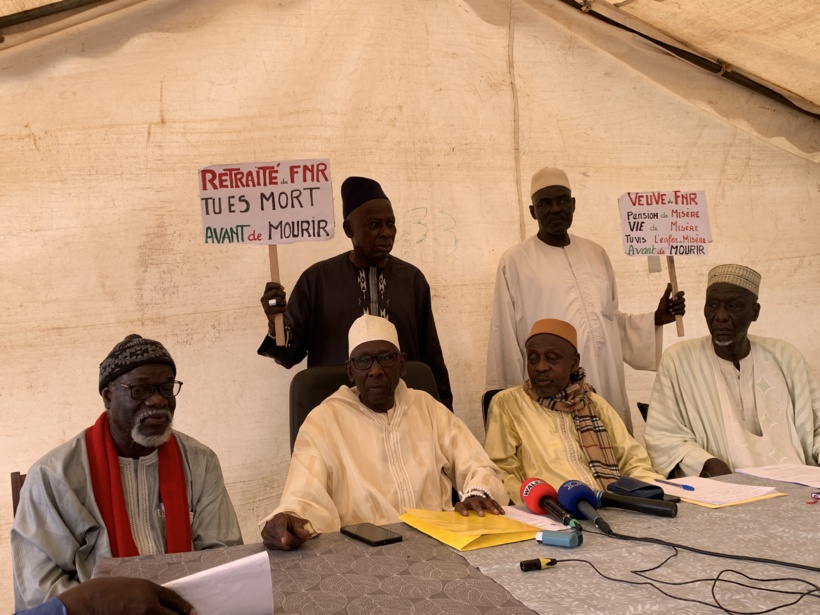 Situation financière difficile, Non-respect de promesses de revalorisation: les retraités civils et militaires crient leurs ras-le-bol à Macky et tirent sur La Poste  Situation financière difficile, Non-respect de promesses de revalorisation: les retraités civils et militaires crient leurs ras-le-bol à Macky et tirent sur La Poste