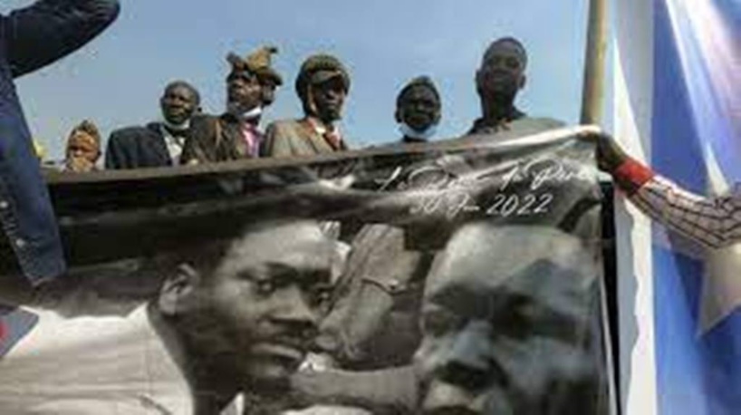 Jean Mayani était le remplaçant de Patrice Lumumba au Parlement de la province orientale en 1960. Il est en vie. À 89 ans, il vit presque abandonné dans la banlieue Est de Kinshasa. Avec le retour de la dent de Patrice Lumumba en RDC, Jean Mayani esp