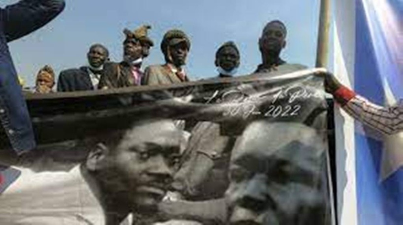 Jean Mayani était le remplaçant de Patrice Lumumba au Parlement de la province orientale en 1960. Il est en vie. À 89 ans, il vit presque abandonné dans la banlieue Est de Kinshasa. Avec le retour de la dent de Patrice Lumumba en RDC, Jean Mayani esp Jean Mayani était le remplaçant de Patrice Lumumba au Parlement de la province orientale en 1960. Il est en vie. À 89 ans, il vit presque abandonné dans la banlieue Est de Kinshasa. Avec le retour de la dent de Patrice Lumumba en RDC, Jean Mayani esp