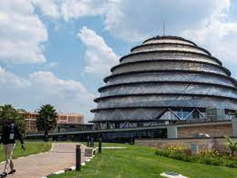 Boris Johnson à Kigali pour le sommet du Commonwealth en pleine polémique sur l’accord migratoire Boris Johnson à Kigali pour le sommet du Commonwealth en pleine polémique sur l’accord migratoire