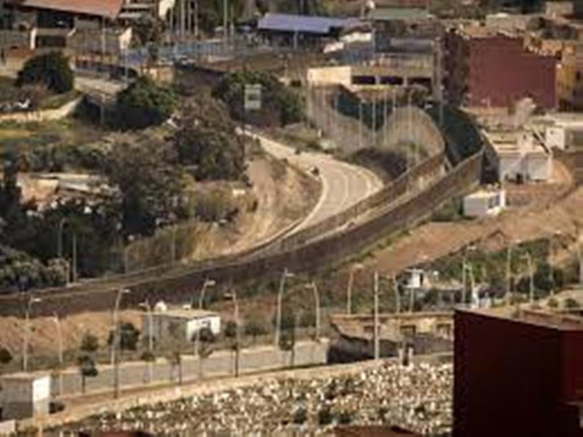 Maroc : 18 migrants trouvent la mort lors d'une tentative massive d'entrée à Melilla Maroc : 18 migrants trouvent la mort lors d'une tentative massive d'entrée à Melilla
