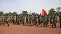 Les soldats de l'armée sud-soudanaise (SPLA) dans une base près de Bentiu, le 23 avril 2012. AFP PHOTO / Hannah McNeish