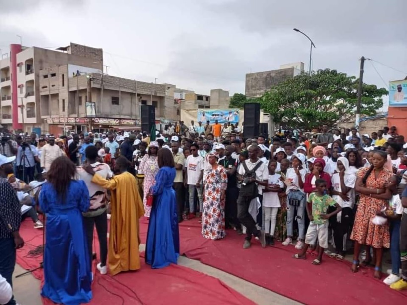 Lat Diop, soutien du Président Macky Sall, viole l’arrêté du Gouverneur de Dakar interdisant les rassemblements politiques Lat Diop, soutien du Président Macky Sall, viole l’arrêté du Gouverneur de Dakar interdisant les rassemblements politiques