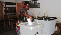 Opération de vote au Burundi. AFP PHOTO/Esdras NDIKUMANA Opération de vote au Burundi. AFP PHOTO/Esdras NDIKUMANA