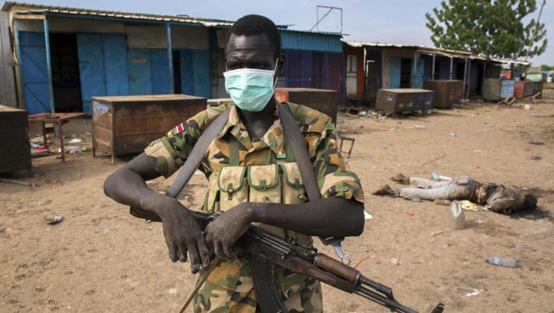 Un combattant de la rébellion de Riek Machar à Bentiu, au Soudan du Sud.