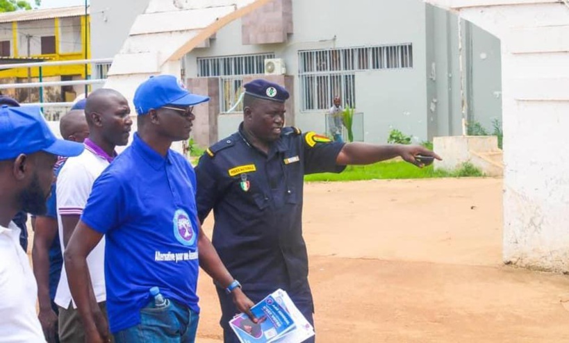  Distribution de flyers et visite de proximité : Dr Abdourahmane Diouf et Cie à nouveau arrêté à Kolda Distribution de flyers et visite de proximité : Dr Abdourahmane Diouf et Cie à nouveau arrêté à Kolda