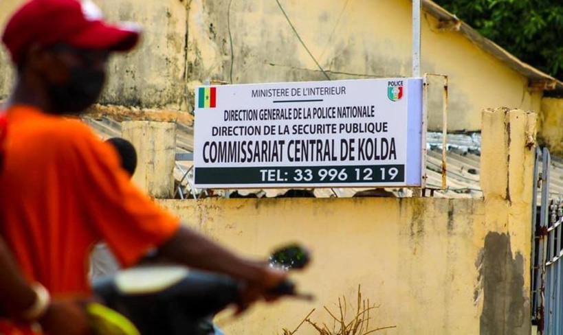  Distribution de flyers et visite de proximité : Dr Abdourahmane Diouf et Cie à nouveau arrêté à Kolda Distribution de flyers et visite de proximité : Dr Abdourahmane Diouf et Cie à nouveau arrêté à Kolda