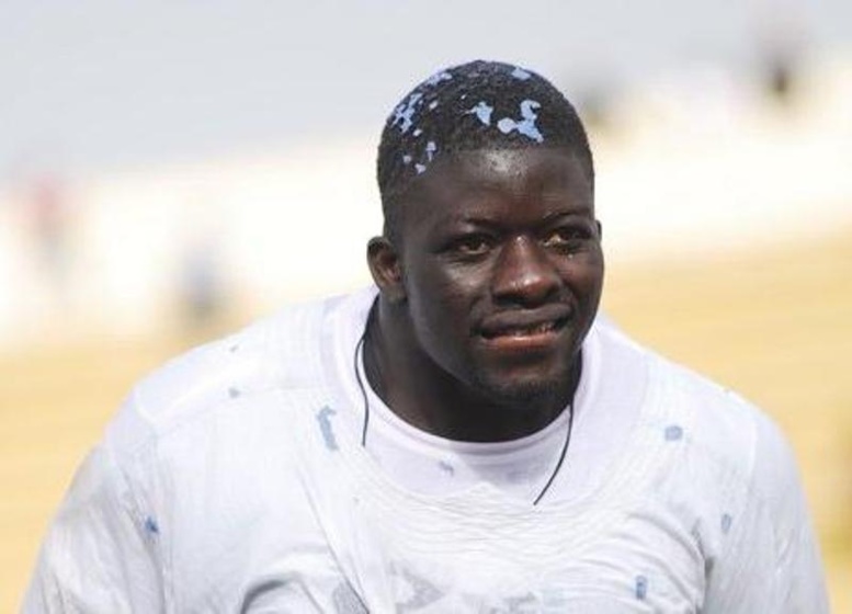 Lutte : la victoire de Zoss sur Gouye Gui confirmée Lutte : la victoire de Zoss sur Gouye Gui confirmée