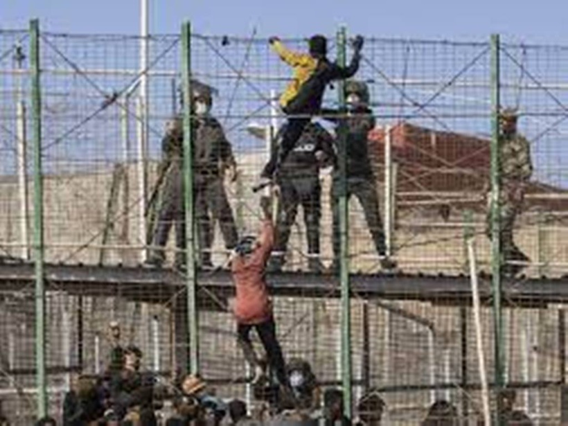 Maroc: le procès des migrants qui ont tenté de gagner l’Espagne renvoyé à fin juillet Maroc: le procès des migrants qui ont tenté de gagner l’Espagne renvoyé à fin juillet