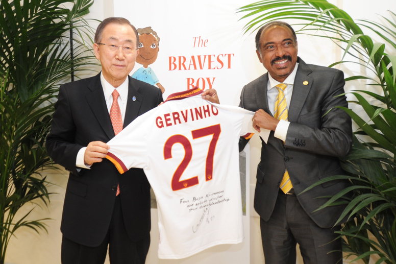 Lutte contre le Sida: Gervinho, ambassadeur de la campagne « protège le goal » de l'Onusida Lutte contre le Sida: Gervinho, ambassadeur de la campagne « protège le goal » de l'Onusida