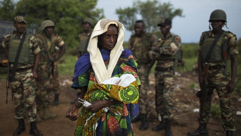 Une femme déplacée à Kaga-Bandoro, en Centrafrique.REUTERS/Siegfried Modola