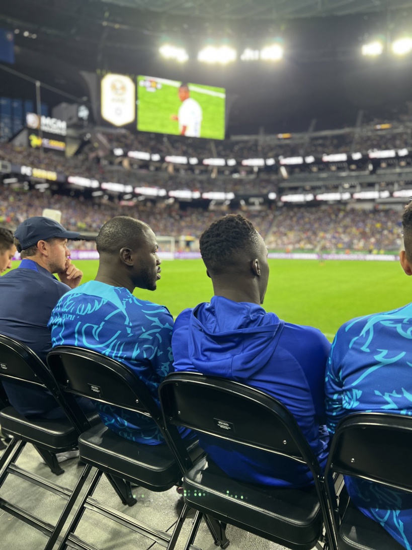 Koulibaly sur sa venue à Chelsea: "Jorginho m'a envoyé un message, Edouard Mendy m'a mis la pression" Koulibaly sur sa venue à Chelsea: "Jorginho m'a envoyé un message, Edouard Mendy m'a mis la pression"