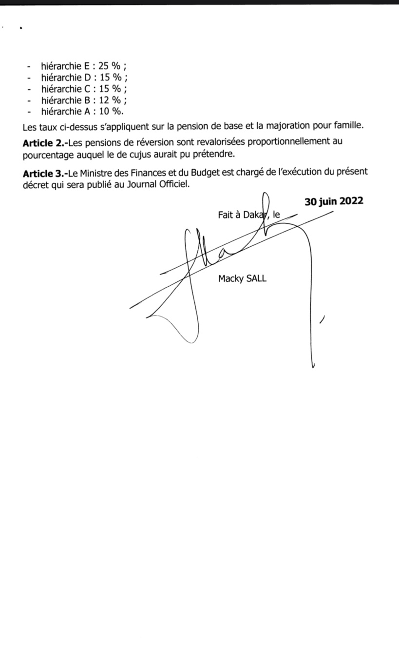 Macky publie le décret portant revalorisation des pensions de retraites
