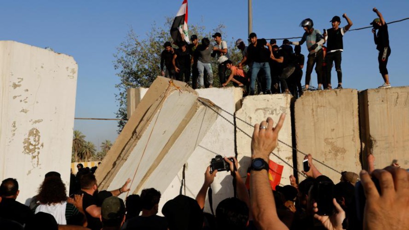 Crise politique en Irak: des manifestants pénètrent dans la zone verte utra-sécurisée Crise politique en Irak: des manifestants pénètrent dans la zone verte utra-sécurisée