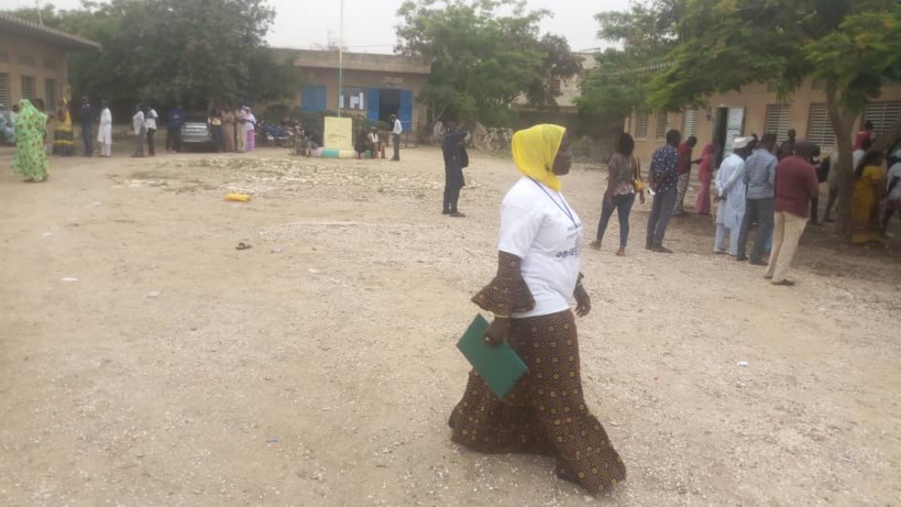 Parcelles Assainies: le vote n'a pas démarré à 8h au lycée Seydina Issa Rohou Laye Parcelles Assainies: le vote n'a pas démarré à 8h au lycée Seydina Issa Rohou Laye