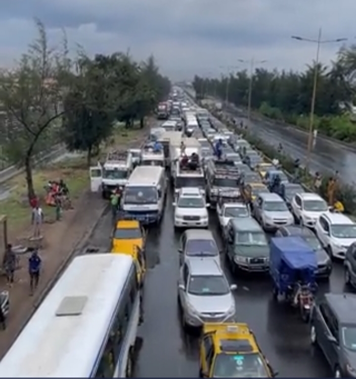 Inondations :Dakar et sa banlieue est encore sous les eaux (Images) Inondations :Dakar et sa banlieue est encore sous les eaux (Images)