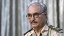 Le général Khalifa Haftar, lors d'une conférence de presse près de Benghazi, le samedi 17 mai 2014. REUTERS/Esam Omran Al-Fetori