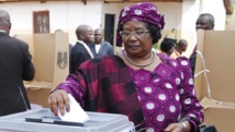 La présidente du Malawi Joyce Banda, lors de l'élection présidentielle du 20 mai 2014. REUTERS/Eldson Chagara