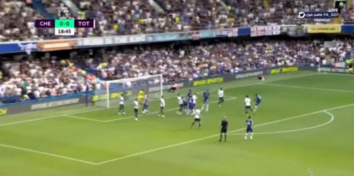 Premier League : Reprise de volée parfaite de Kalidou Koulibaly qui ouvre le score contre Tottenham