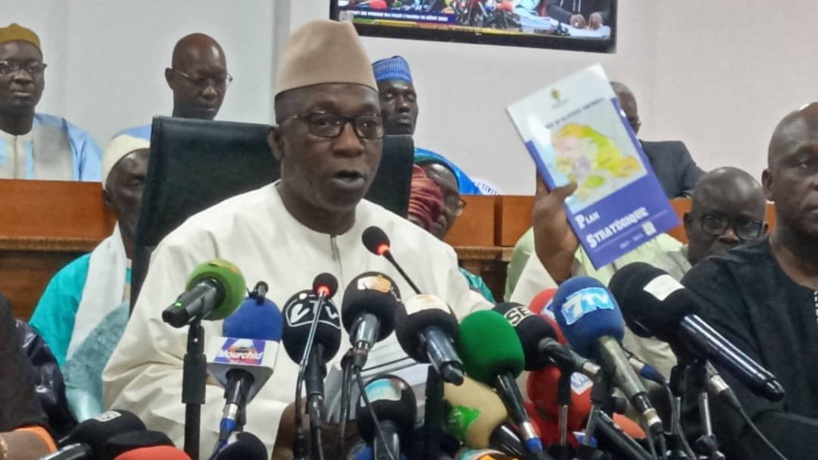 Qualifié "d'inutile" par l'opposition, le HCCT brandit les rapports de ses travaux durant les 5 ans de son mandat Qualifié "d'inutile" par l'opposition, le HCCT brandit les rapports de ses travaux durant les 5 ans de son mandat