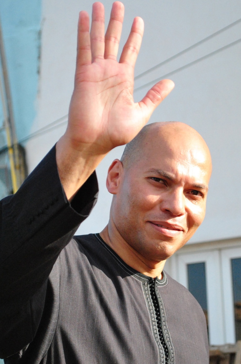 Rebeuss-Karim aux chevets des 22 étudiants: Wade-fils leur offre un copieux déjeuner Rebeuss-Karim aux chevets des 22 étudiants: Wade-fils leur offre un copieux déjeuner