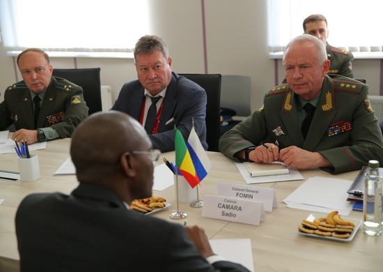 Le ministre des Forces armées du Mali a rencontré le vice-ministre russe de la Défense