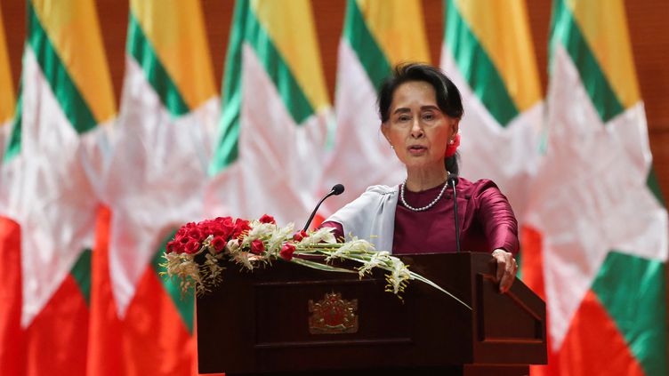 Birmanie: le chef de la junte se dit prêt à des négociations avec Suu Kyi après son procès
