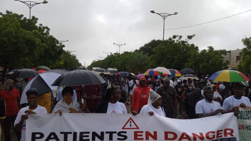 Hôpital Le Dantec: des organisations de la société civile dans la rue pour dire «non à la vente des 3 hectares» Hôpital Le Dantec: des organisations de la société civile dans la rue pour dire «non à la vente des 3 hectares»