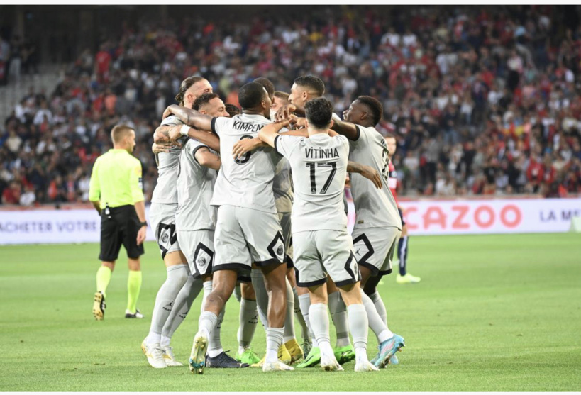 Ligue 1: Mbappé répond à la polémique par un triplé, Paris explose Lille (7-1) Ligue 1: Mbappé répond à la polémique par un triplé, Paris explose Lille (7-1)