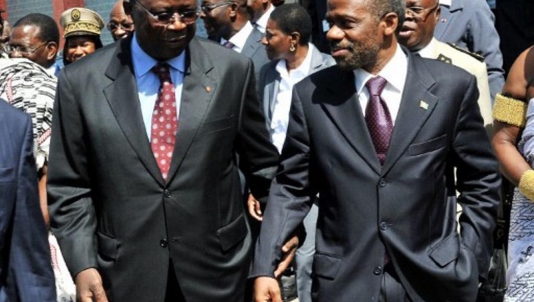 Le Premier ministre ivoirien Jeannot Ahoussou-Kouadio et Danon Djedje (FPI), à Grand-Bassam le 27 avril 2012.