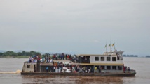 Un bateau ramenant en RDC des Congolais. RFI/Habibou Bangré