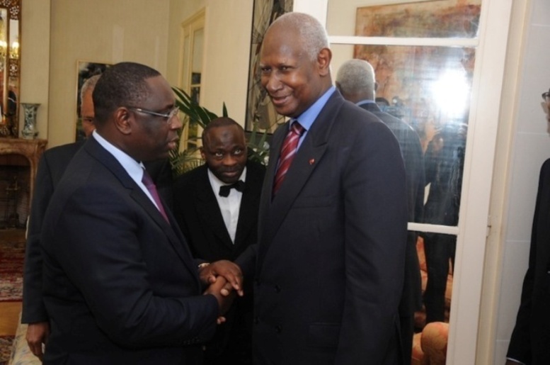 Ecartant Wade, Macky Sall tresse des lauriers à Abdou Diouf Ecartant Wade, Macky Sall tresse des lauriers à Abdou Diouf