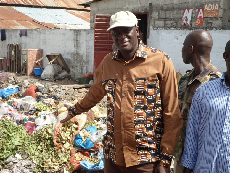 Locales : quand Benoît Sambou liste les besoins des commerçants du marché central de Ziguinchor Locales : quand Benoît Sambou liste les besoins des commerçants du marché central de Ziguinchor