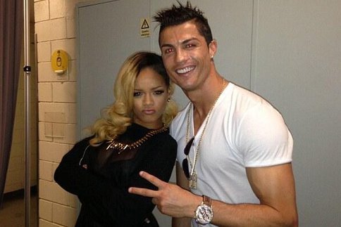 CDM 2014 : Rihanna console Ronaldo