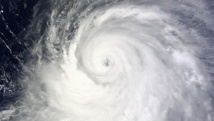 Des images satellite montrent le typhon Neoguri dans l'océan Pacifique remontant vers le Japon, le 6 juillet 2014.