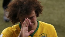 David Luiz en larmes à l'issue de la lourde défaite du Brésil en demi-finale face à l'Allemagne. REUTERS/David Gray