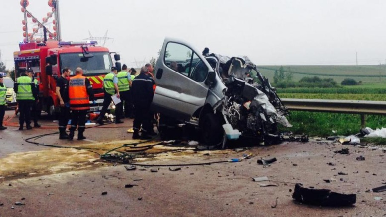 Six morts dont cinq enfants dans un accident entre un minibus et un camion près de Troyes