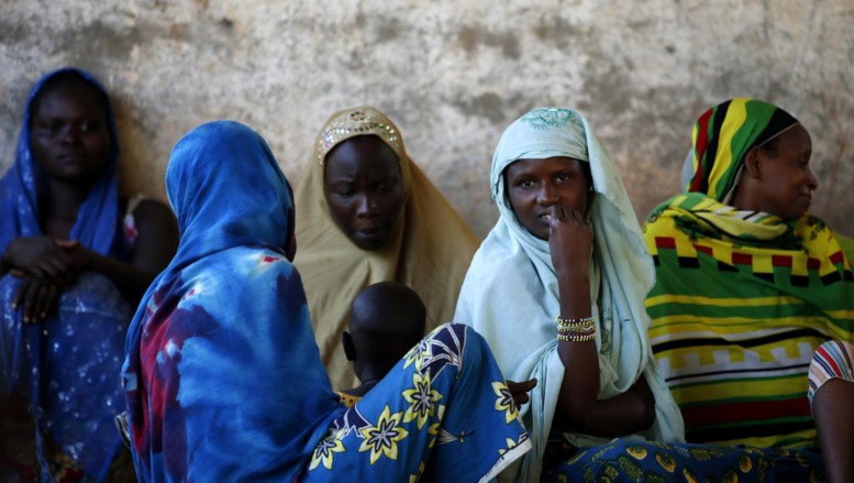 Des femmes déplacées de Bangui et qui se trouvent à Bambari (centre du pays), le 16 juin 2014. REUTERS/Goran Tomasevic