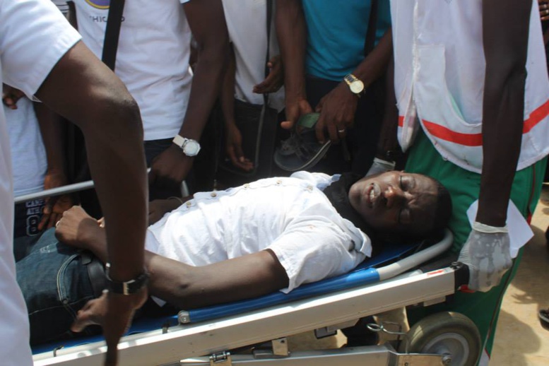 Les images de la barbarie policière à l'UCAD (âme sensible s'abstenir) Les images de la barbarie policière à l'UCAD (âme sensible s'abstenir)