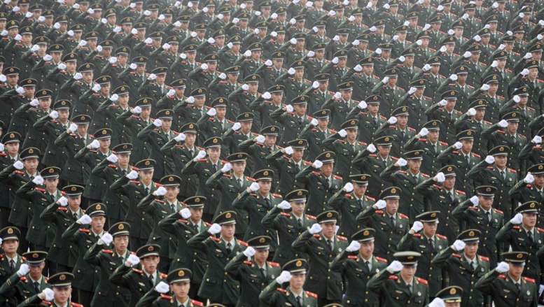 Parade militaire, le 30 juillet dernier, en pré-ouverture des Jeux olympiques des jeunes, qui s'ouvrent ce 16 août à Nankin, en Chine. REUTERS/China Daily