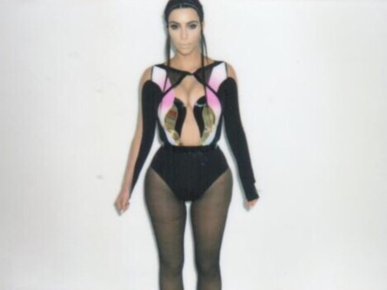 La séance photo complètement ratée de Kim Kardashian (PHOTOS)